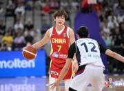 无解！张子宇8中8狂砍18分“双塔”组合登场奠定胜局的简单介绍