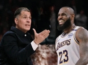 湖人和詹姆斯预计2026年春天分道扬镳双方没讨论过续约的简单介绍