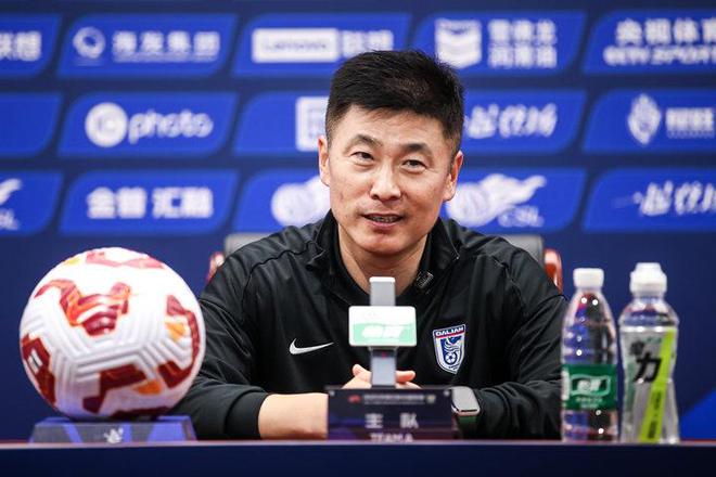 开云体育-包含大连英博引援遭球迷催，李国旭重用年轻人，U16国脚试训或成新拼图的词条