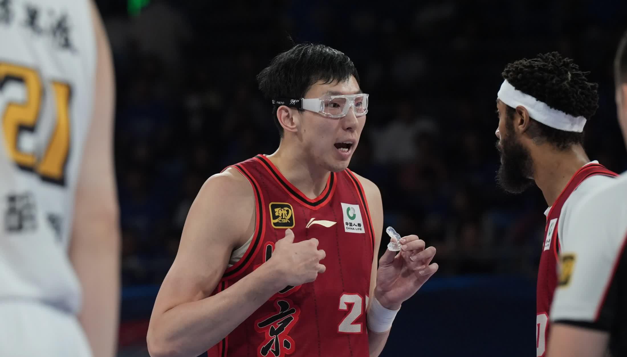 周琦31分曾凡博28+10首钢大胜福建广东胜广州(曾凡博个人资料)