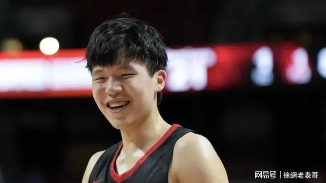 杨瀚森给所有人留下深刻印象他是开拓者长期计划(杨翰简历)