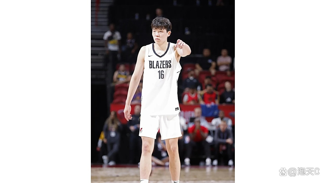 包含杨瀚森夏联第四场7投3中，得到8分8篮板5助攻3盖帽的词条