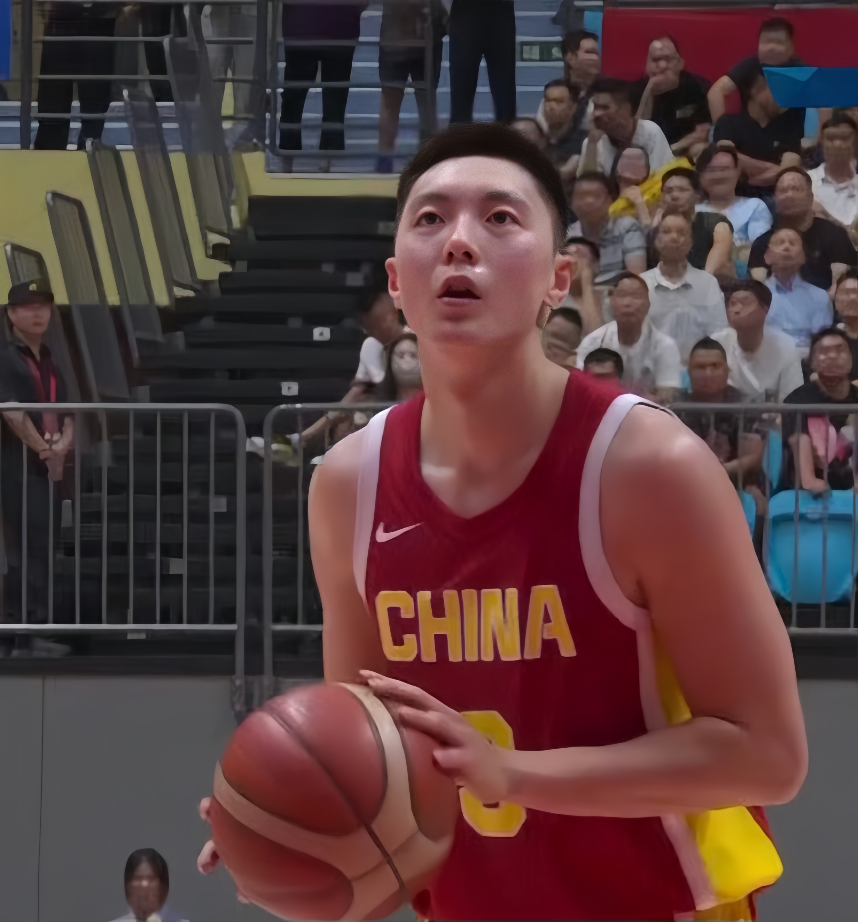 够兄弟!球迷:胡明轩徐杰徐昕滚回家!赵睿怒怼:换你们这帮打字的来(为什么徐杰被处罚五十万)